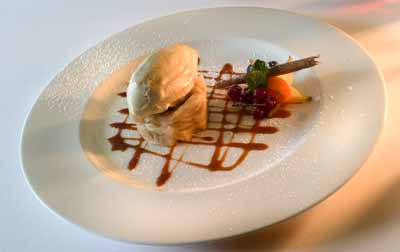 Asado de manzanas con helado de gachas